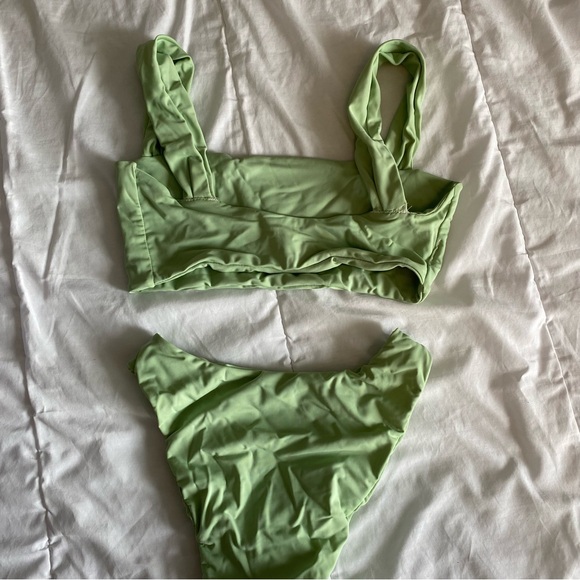 Green bikini set - Picture 2 of 3